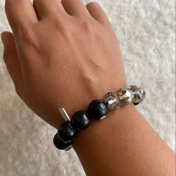 Bead Bracelet - Clear and Black Beads - Picture 4 of 5